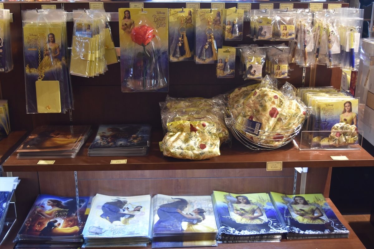 『美女と野獣』、世界観溢れる展示会開幕！ エマ・ワトソン着用ドレスがお目見え
