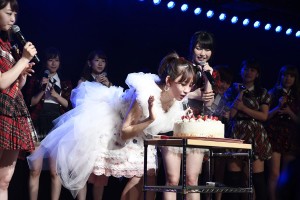 AKB48小嶋陽菜、4月19日に行われた卒業公演の様子