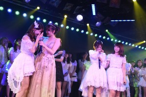 AKB48小嶋陽菜、4月19日に行われた卒業公演の様子