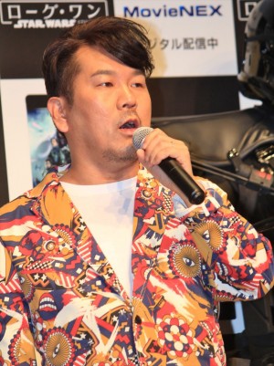 『ローグ・ワン』MovieNEXの発売記念イベントに登場したFUJIWARAの藤本