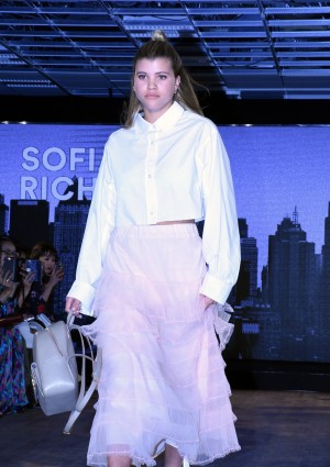 ソフィア・リッチー、サマンサタバサ「ミレニアルスターズ」来日イベントに出席