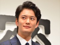 岡田将生、作品に溶け込む俳優としての魅力を関係者が語る！