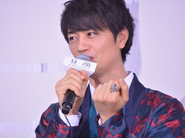 斎藤工、通販で買った523円の指輪を披露!
