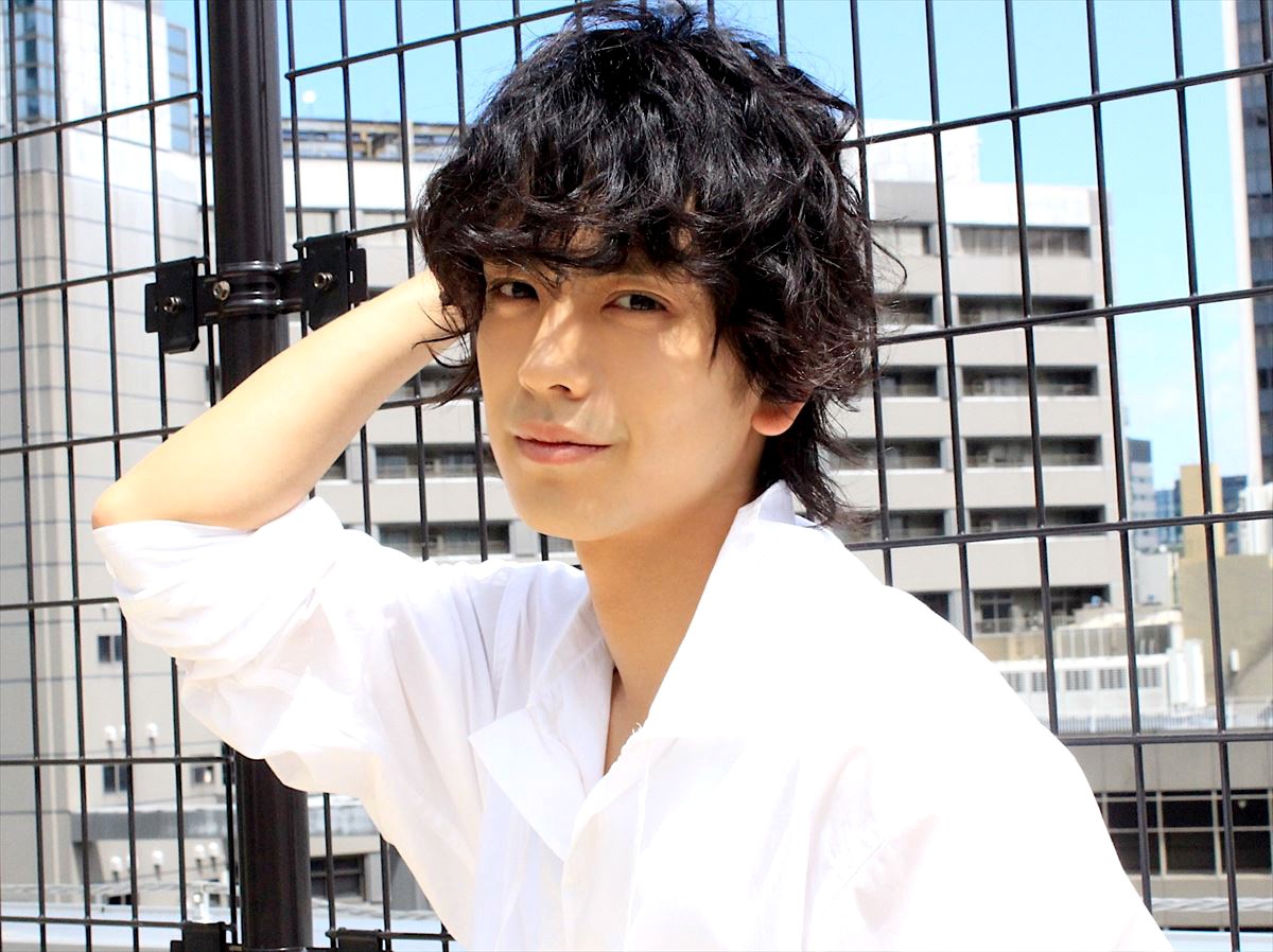 舞台『男水!』に出演中の黒羽麻璃央にインタビュー