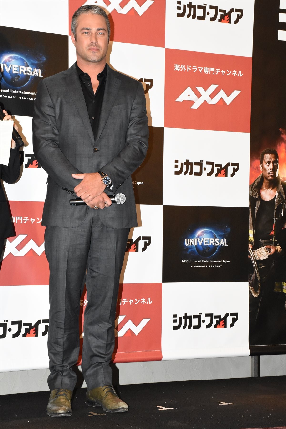 『シカゴ・ファイア』テイラー・キニー来日！日本流おもてなし＆和装の関根麻里を絶賛