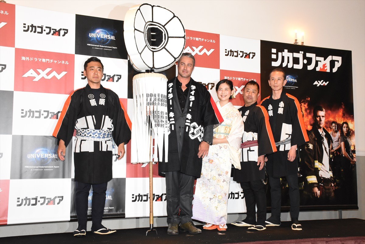 『シカゴ・ファイア』テイラー・キニー来日！日本流おもてなし＆和装の関根麻里を絶賛