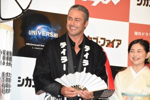 テイラー・キニー、関根麻里、海外ドラマ『シカゴ・ファイア』イベントに出席