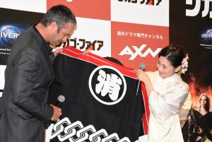 テイラー・キニー、関根麻里、海外ドラマ『シカゴ・ファイア』イベントに出席