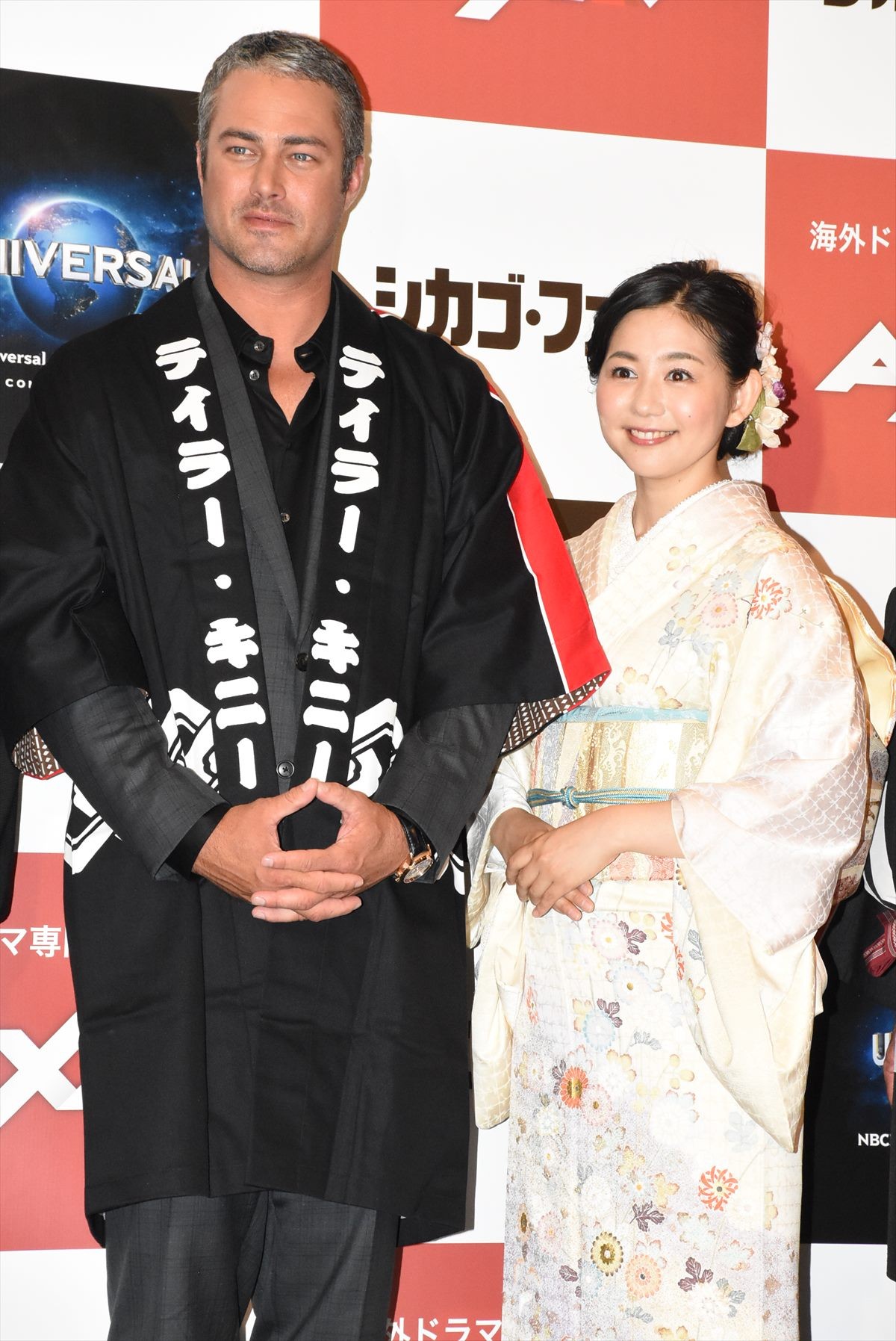『シカゴ・ファイア』テイラー・キニー来日！日本流おもてなし＆和装の関根麻里を絶賛