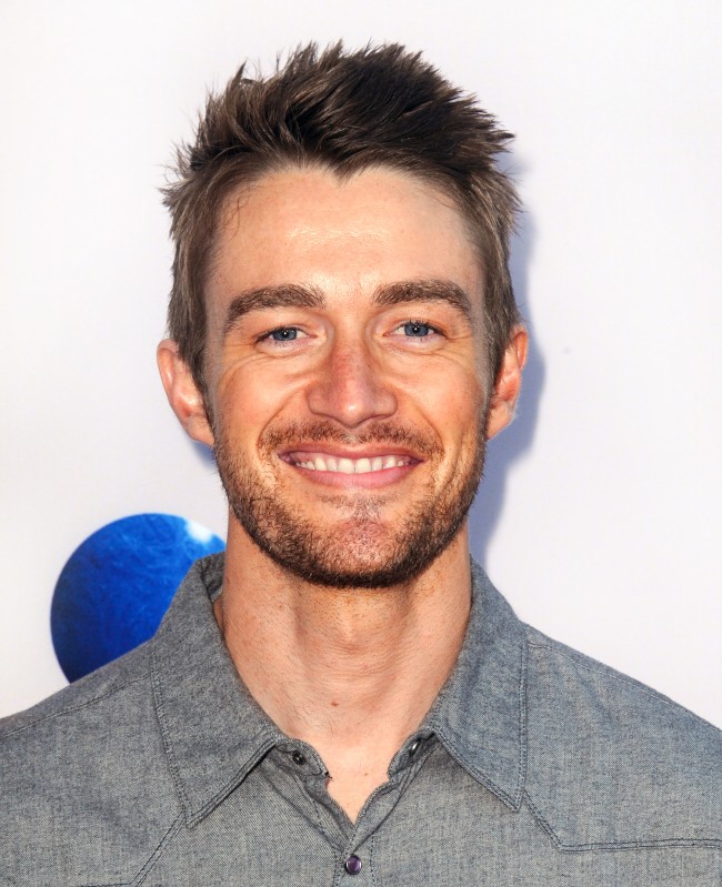 ロバート・バックリー、Robert Buckley、August 8、2013