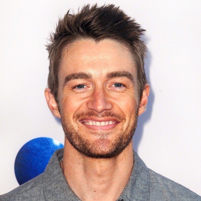 プロフィール用　ロバート・バックリー、Robert Buckley、August 8、2013