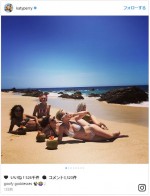 【写真】ケイティ・ペリー、ビーチでナイスボディなビキニ姿を披露
