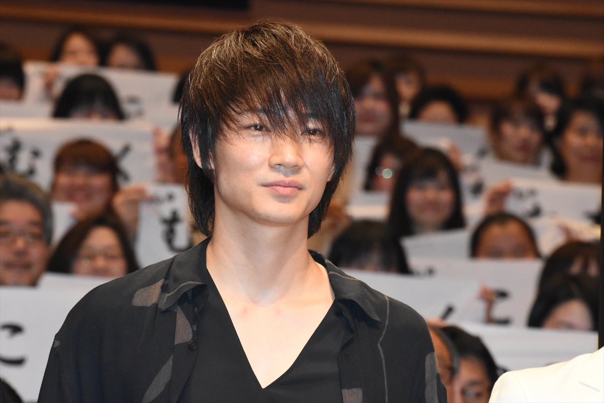 綾野剛、『武曲』と『フラ恋』二人の“研さん”対決に期待「ちょっと楽しみ」