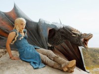 『ゲーム・オブ・スローンズ』の別の世界を描く新ドラマ企画5本が進行中（※『ゲーム・オブ・スローンズ　第四章：戦乱の嵐‐後編‐』場面写真）