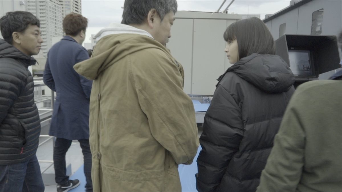 広瀬すず、是枝裕和監督と初のCMタッグ！ 社会人となった等身大の葛藤描く