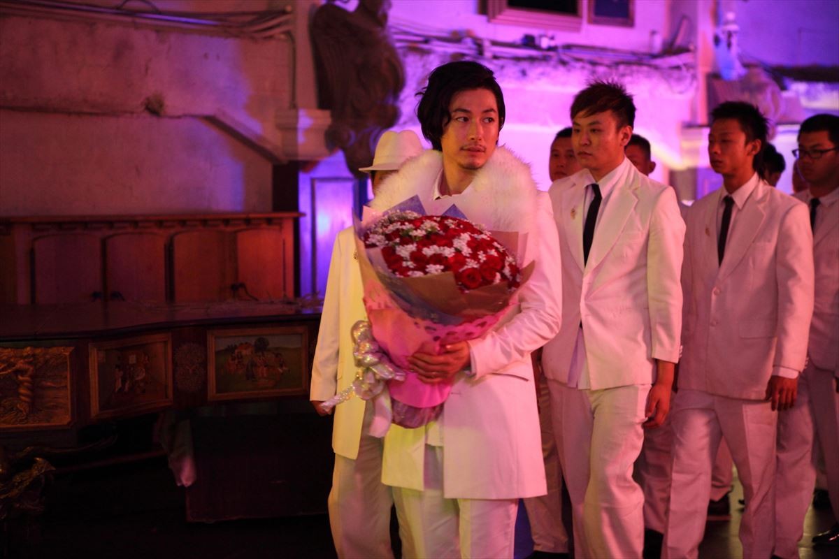 ディーン・フジオカ、台湾映画『恋のダンクシュート！』で白スーツイケメンに