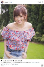 山本彩、肩出し＆お団子ヘアの爽やか“夏女子”ショットに反響「キレイなデコルテ」