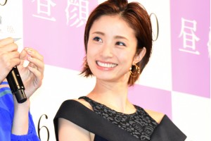 上戸彩、『昼顔』女性限定！平日午後3時の特別試写会にて
