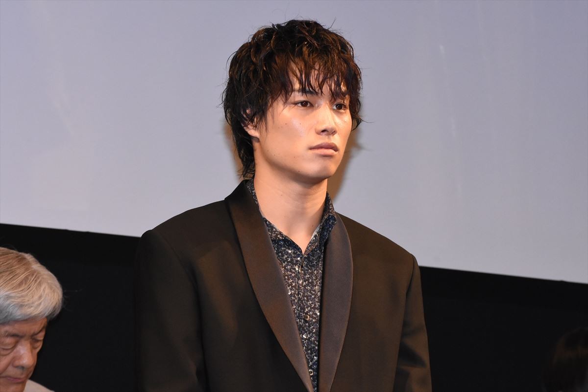 山田孝之、33歳にして制服姿披露「ドッキリかと思っていました」