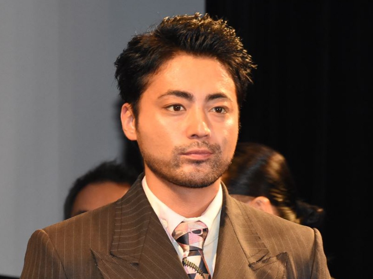 山田孝之、33歳にして制服姿披露「ドッキリかと思っていました」