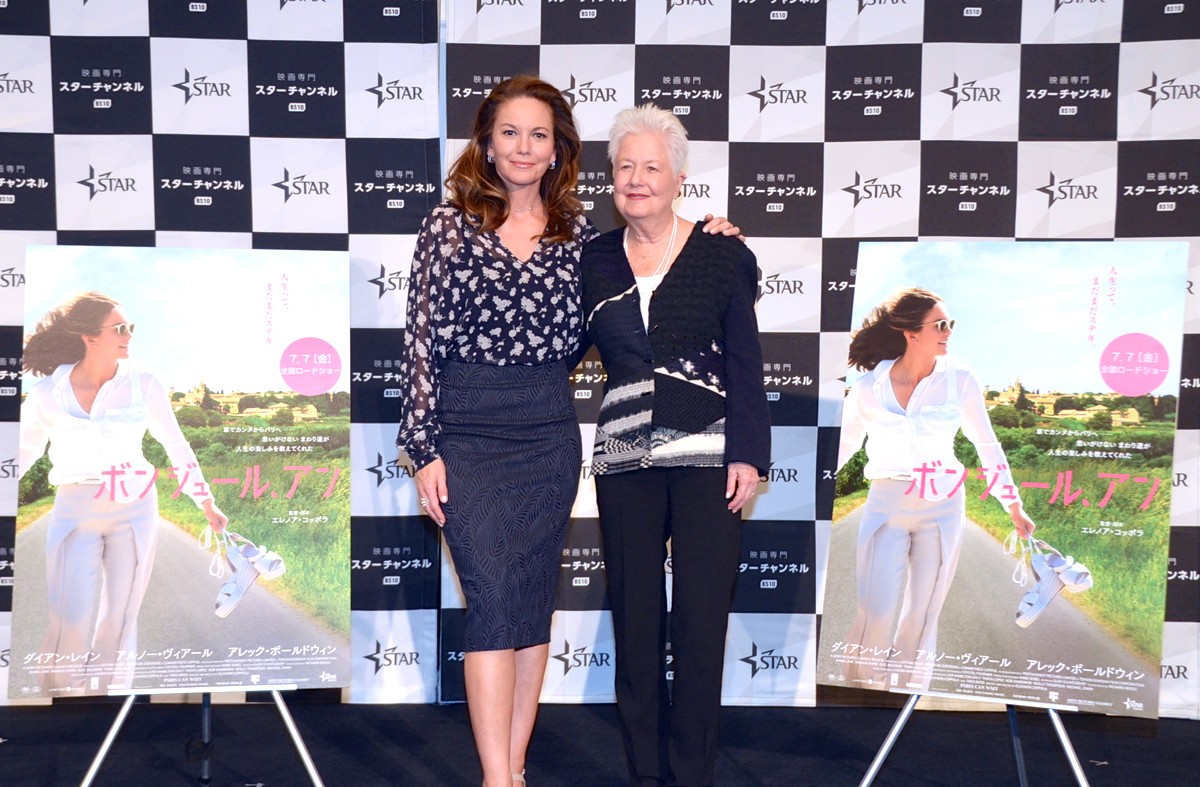 ダイアン・レイン、52歳現在でも変わらぬ美貌とスタイルで日本のファンを魅了！