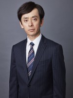 連続ドラマ『黒革の手帖』に出演する滝藤賢一