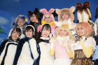 下段左から、築田行子、田村響華、佐々木未来、本宮佳奈、尾崎由香。上段左から伊藤梨花子、稲村梓、幸野ゆりあ、西川美咲、野本ほたる。舞台「けものフレンズ」囲み取材にて