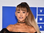 アリアナ・グランデ、英マンチェスターの名誉市民に