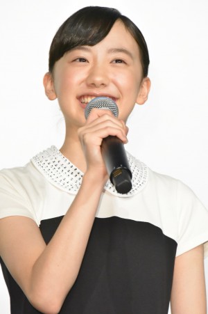 芦田愛菜、『映画 山田孝之3D』公開記念舞台挨拶に出席