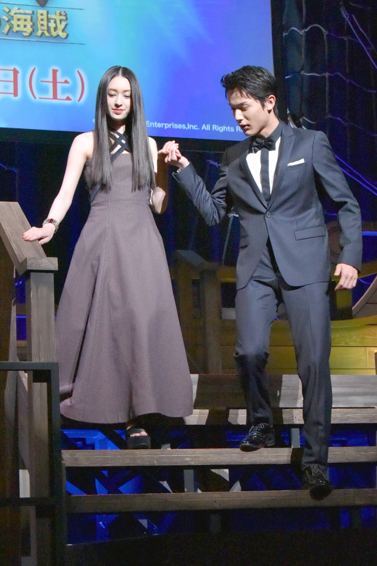 『パイレーツ』ジョニー・デップ来日、「コンニチワ！」連発で会場沸く