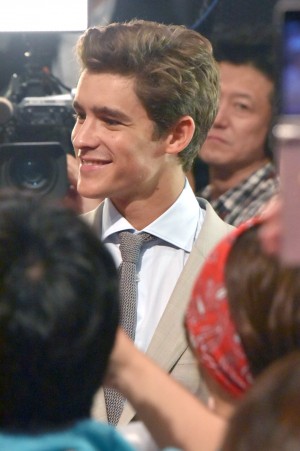 ブレントン・スウェイツ、『パイレーツ・オブ・カリビアン／最後の海賊』夏祭りプレミアに登場