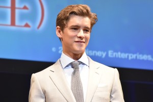 ブレントン・スウェイツ、『パイレーツ・オブ・カリビアン／最後の海賊』夏祭りプレミアに登場