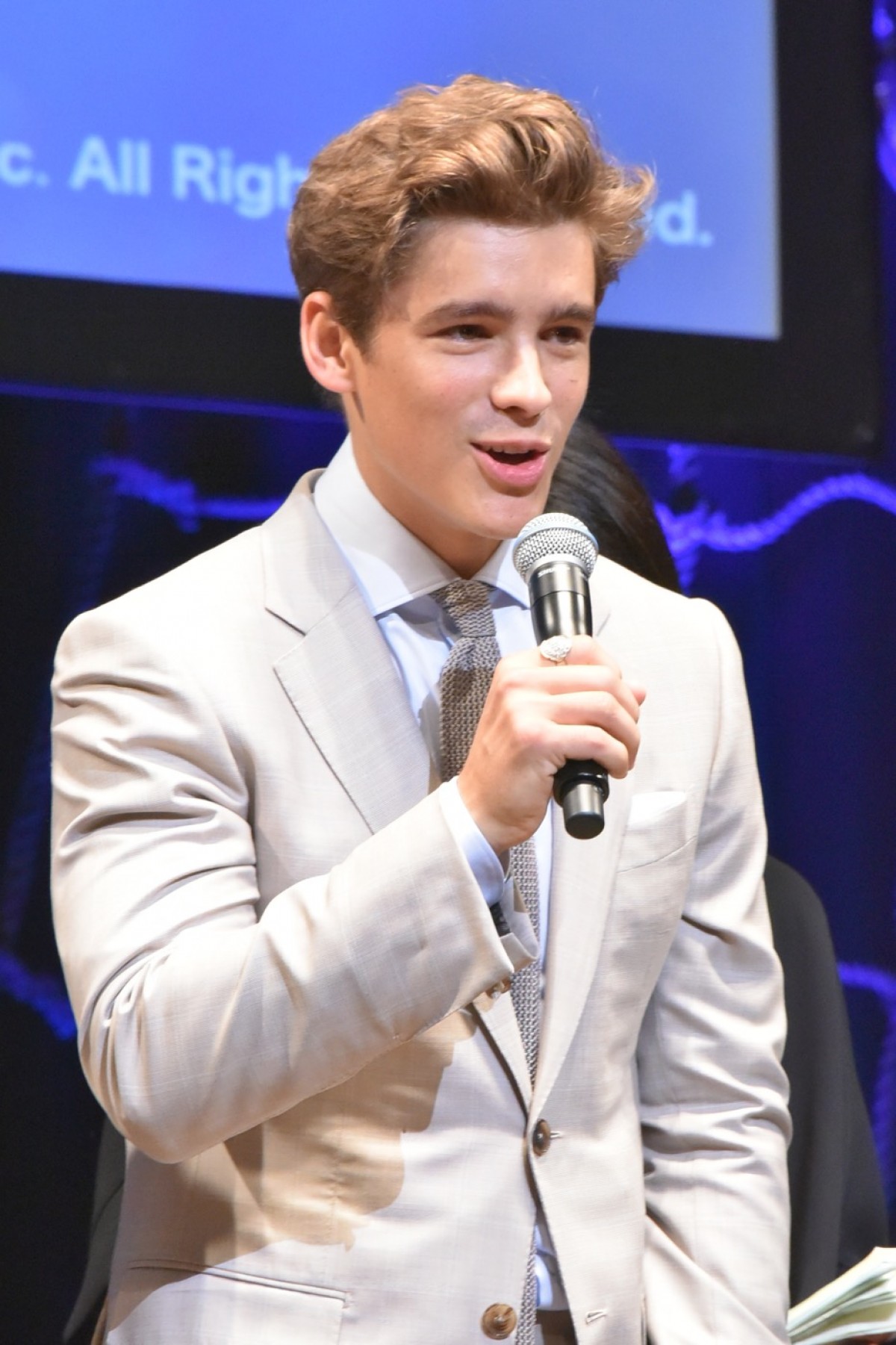 『パイレーツ』ジョニー・デップ来日、「コンニチワ！」連発で会場沸く