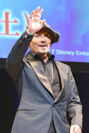 ジョニー・デップ、『パイレーツ・オブ・カリビアン／最後の海賊』夏祭りプレミアに登場