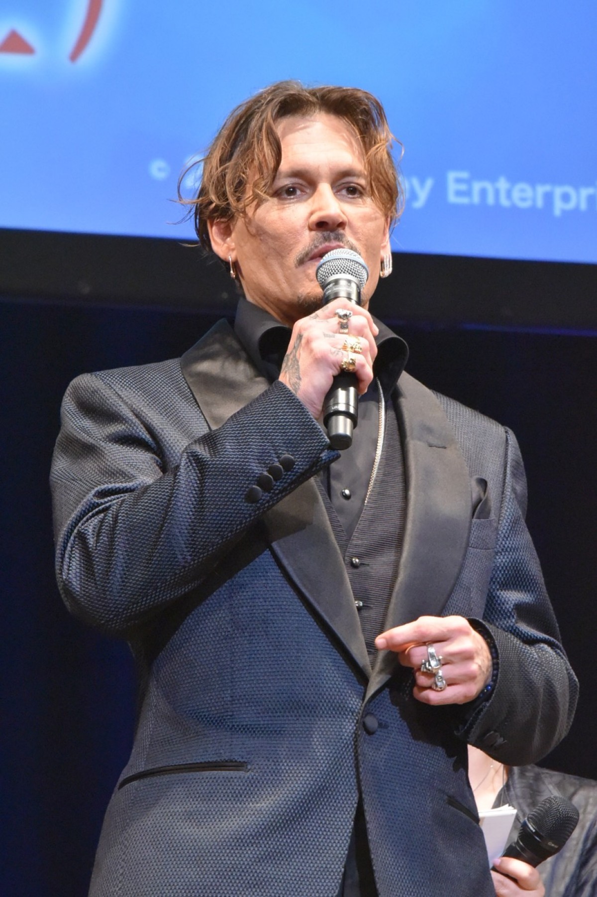 『パイレーツ』ジョニー・デップ来日、「コンニチワ！」連発で会場沸く