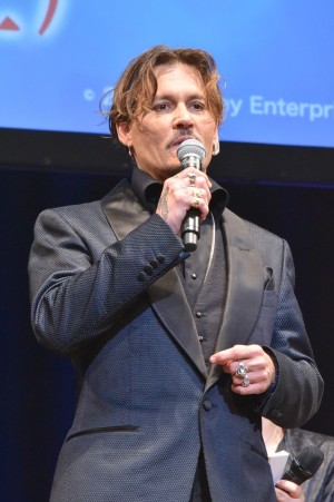 ジョニー・デップ、『パイレーツ・オブ・カリビアン／最後の海賊』夏祭りプレミアに登場
