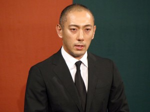 妻・小林麻央さんの死去を報告した市川海老蔵