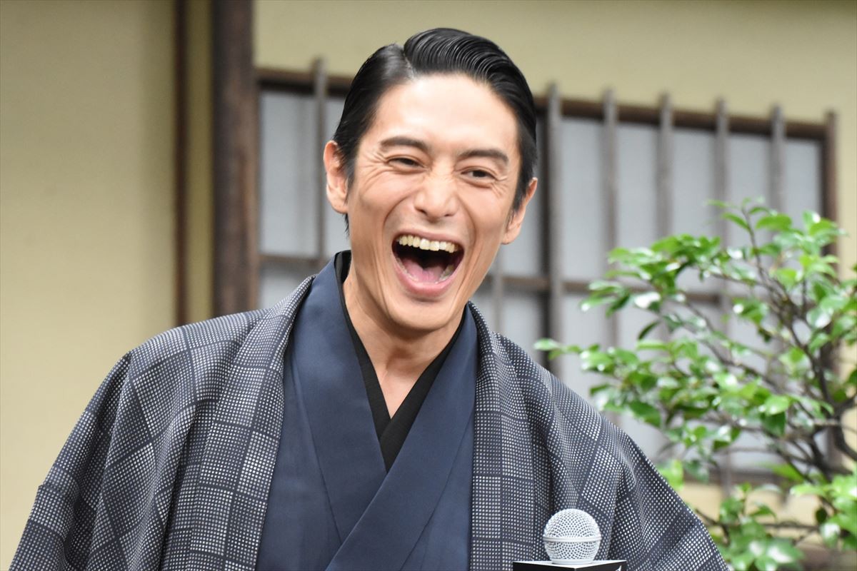 大野智、和装アクションに“マジックテープ”が大活躍 おみくじ結果に悔しさ滲ます
