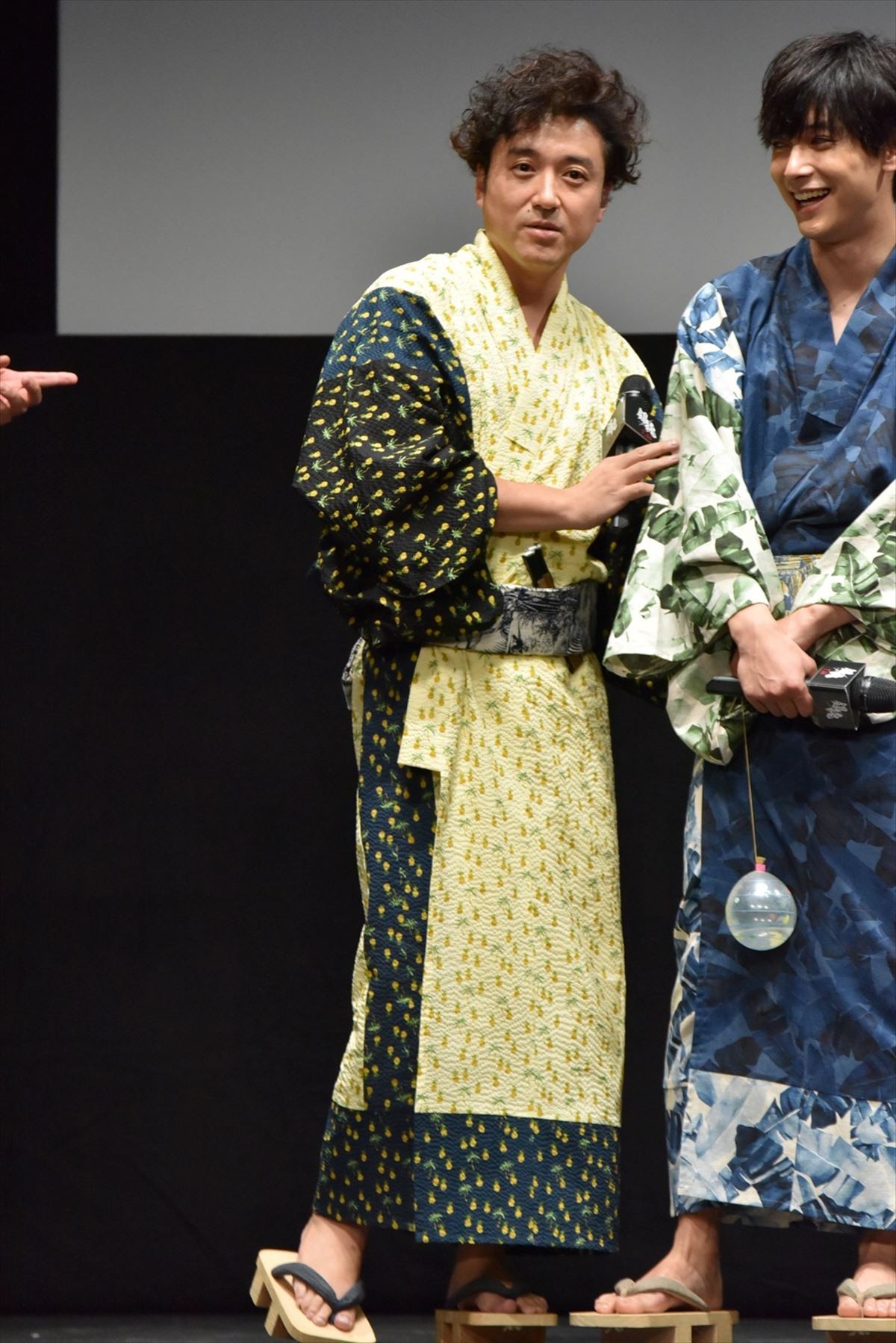 小栗旬、『銀魂』ジャパンプレミアでカオストーク 総勢16名が登壇