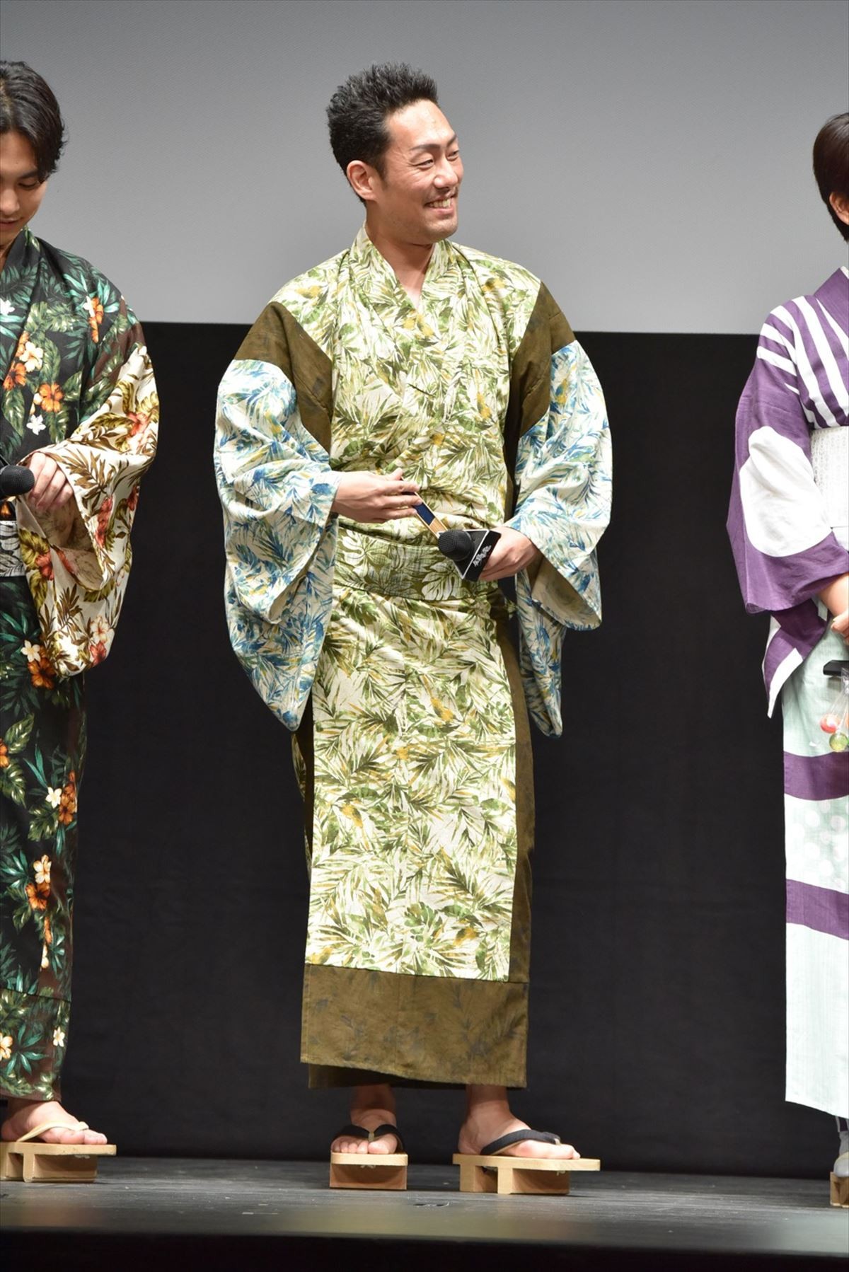 小栗旬、『銀魂』ジャパンプレミアでカオストーク 総勢16名が登壇