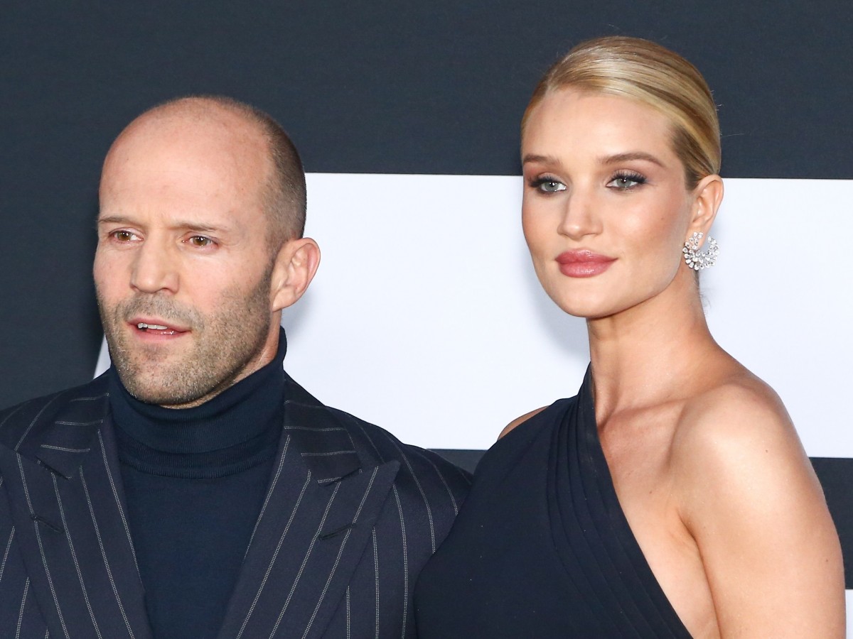 パパとママになったジェイソン・ステイサムとロージー・ハンティントン=ホワイトリー