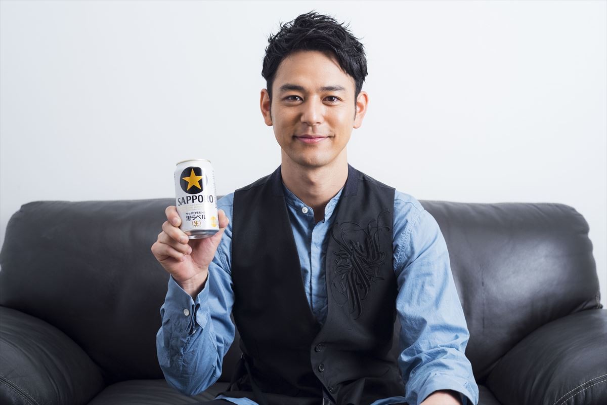 星野源、“大人エレベーター”36階に登場　妻夫木聡と「大人とは」CM解禁