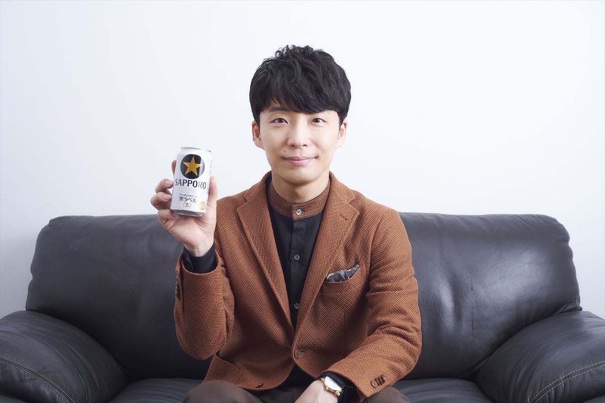 星野源、“大人エレベーター”36階に登場　妻夫木聡と「大人とは」CM解禁