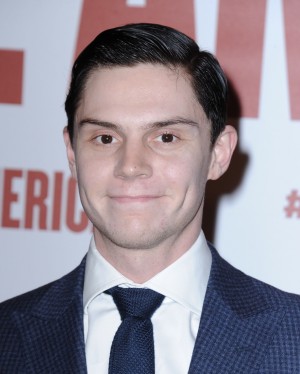 エヴァン・ピーターズ