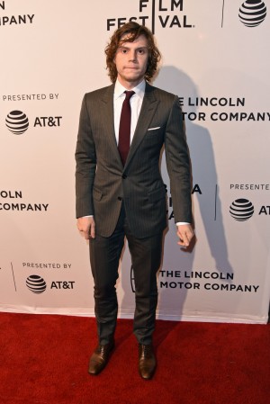 エヴァン・ピーターズ