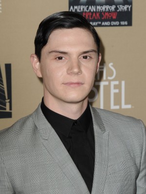 エヴァン・ピーターズ