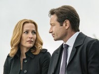 男女の雇用格差についてコメントした『X‐ファイル』のジリアン・アンダーソン（※『X‐ファイル2016』場面写真）