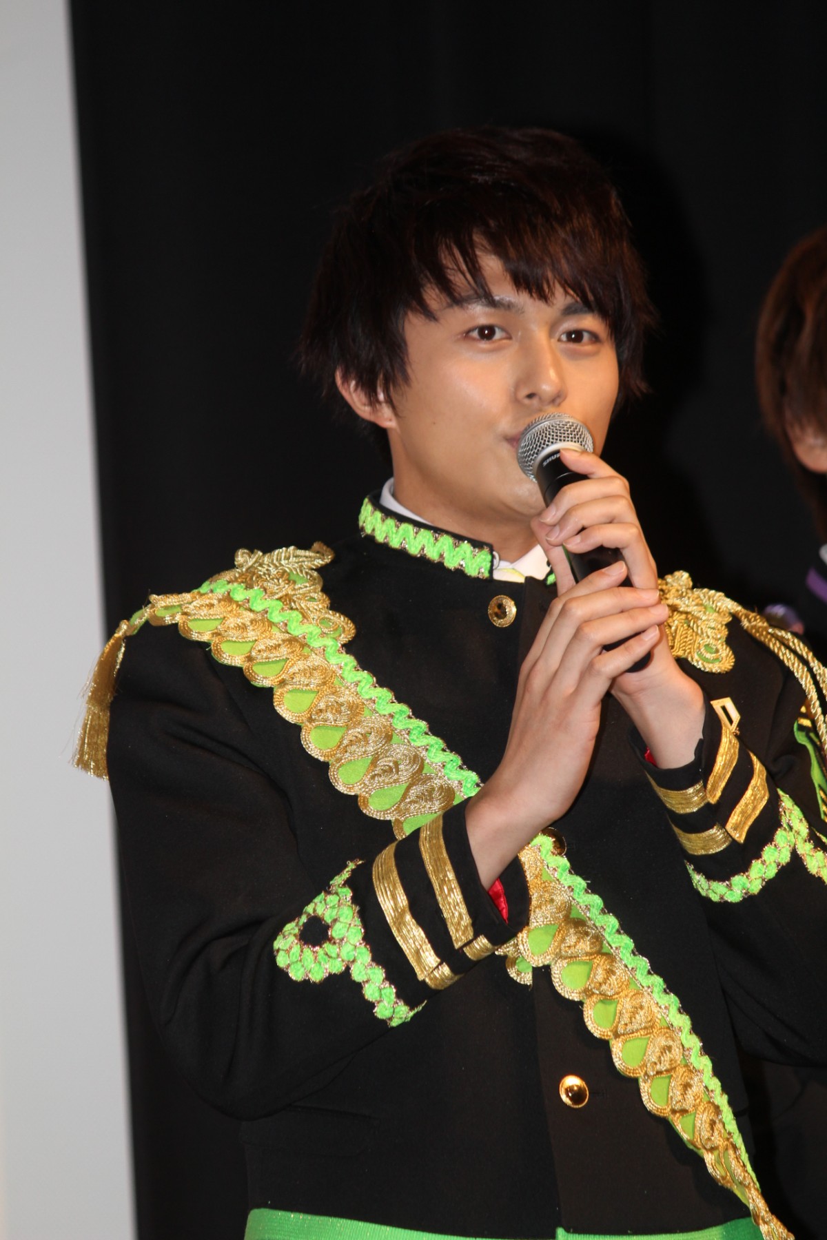 飯豊まりえ、武田玲奈とのお風呂シーンにドキドキ「肌がずっと触れ合っていました」