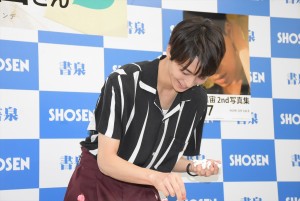 高杉真宙、2nd写真集『20／7』発売記念握手会に出席