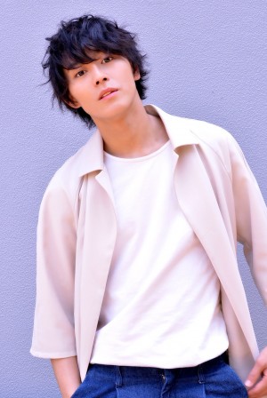 舞台『刀剣乱舞』義伝 暁の独眼竜に大倶利伽羅役で出演する、猪野広樹